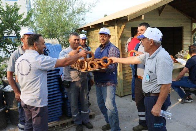 Yunusemre’den Personele 1 Mayıs Kahvaltısı