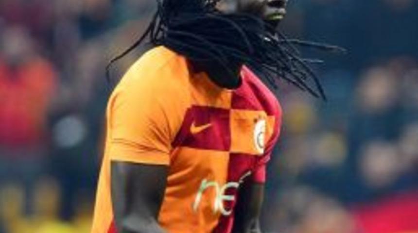 Bafetimbi Gomis, Burak Yılmaz&rsquo;ı Yakaladı