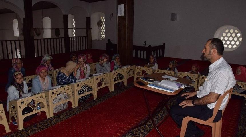 Lapseki&rsquo;de Yaz Kur&rsquo;an Kursları Başladı