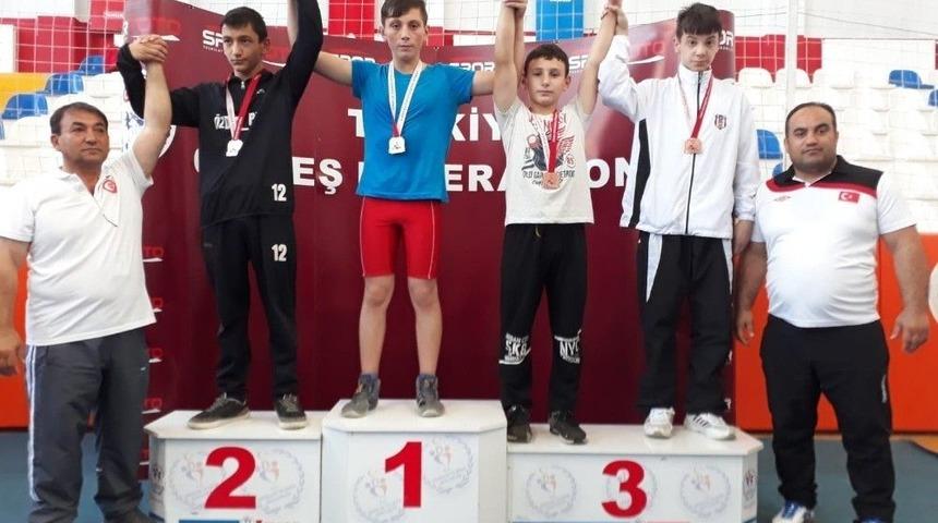 Başkan H&uuml;seyin Boz İlk Altın Madalyasını Aldı