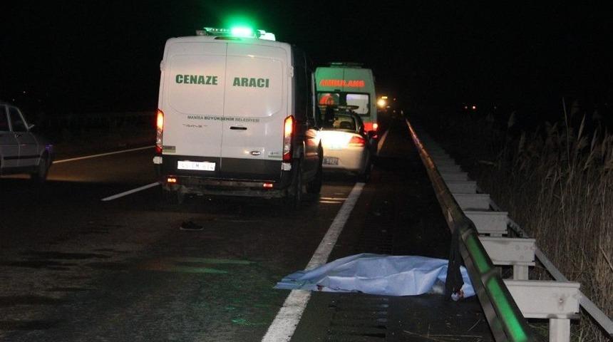 Manisa&rsquo;da Trafik Kazası: 1 &Ouml;l&uuml;, 1 Yaralı