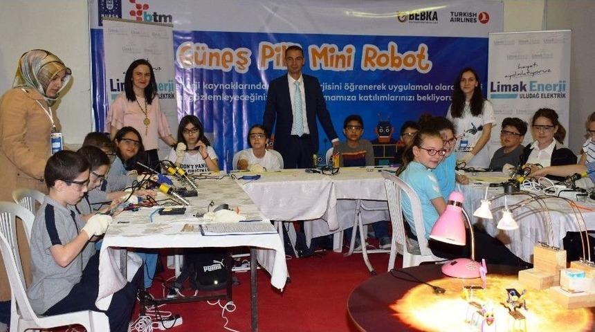 &Ccedil;ocuklar Kendi Yaptıkları Robotlarıyla, Yenilenebilir Enerjiyi &Ouml;ğrendi