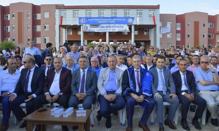 Biga İibf Ve Biga Uygulamalı Bilimler Fakültesi Mezuniyet Töreni Gerçekleştirildi G3