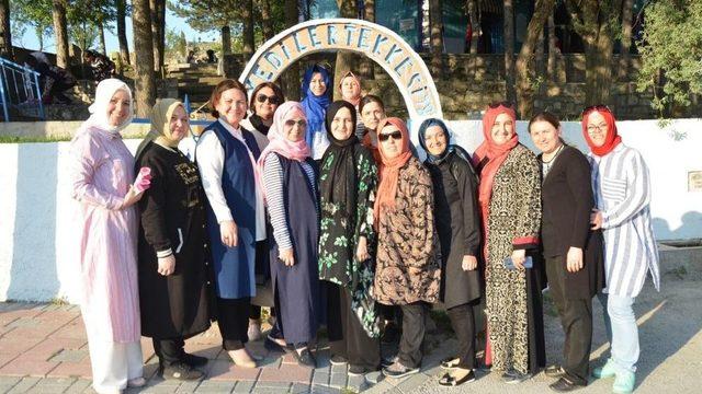 Ak Parti Kadın Kolları’ndan Anlamlı Etkinlik