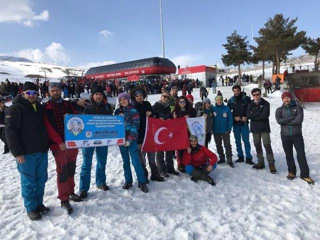 Efeler Belediyesi Erciyesi’in Zirvesine Çıktı