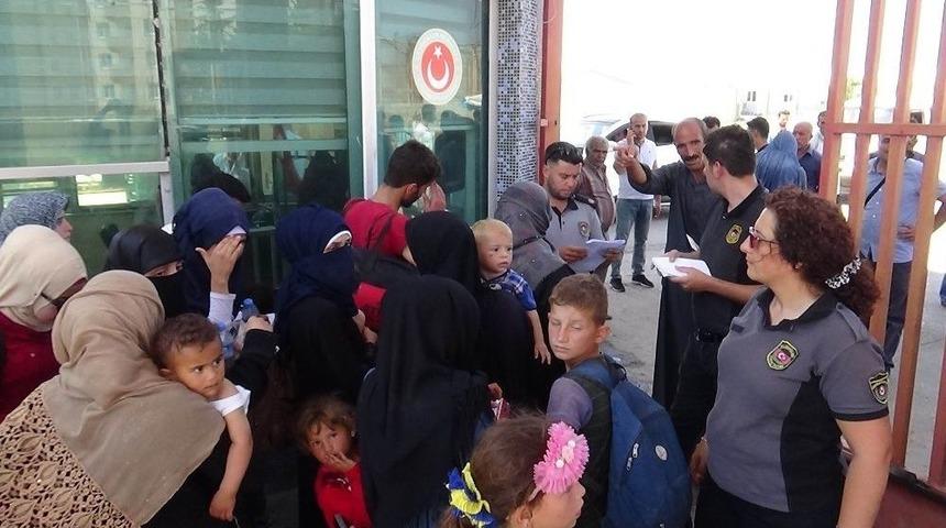 Bayramı &Uuml;lkelerinde Ge&ccedil;iren Suriyelilerin D&ouml;n&uuml;ş&uuml; Başladı