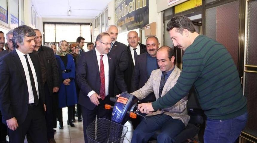 Milletvekili Delig&ouml;z Oltu Sosyal Hizmetler M&uuml;d&uuml;rl&uuml;ğ&uuml;&rsquo;n&uuml; Ziyaret Etti