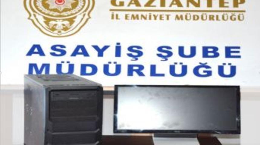 Tespih Hırsızı G&uuml;venlik Kamerasından Yakalandı