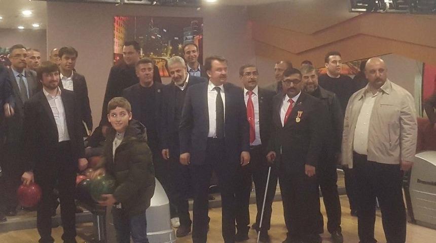 Şehit Aileleri Ve Gaziler Bowling Oynadı