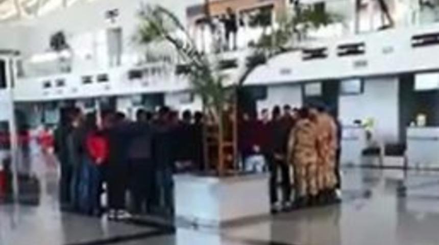 Komando Marşıyla Afrin&rsquo;e Gittiler