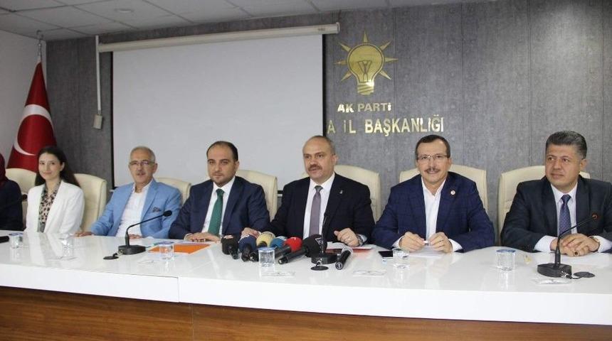 Ak Parti&rsquo;li Vekillerden Basın Toplantısı