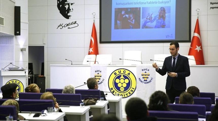 Dijital D&uuml;nyada Ebeveynlik Konuşuldu