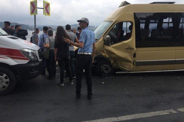 Tarabya’da Minibüs Ve Otomobil Kafa Kafaya Çarpıştı