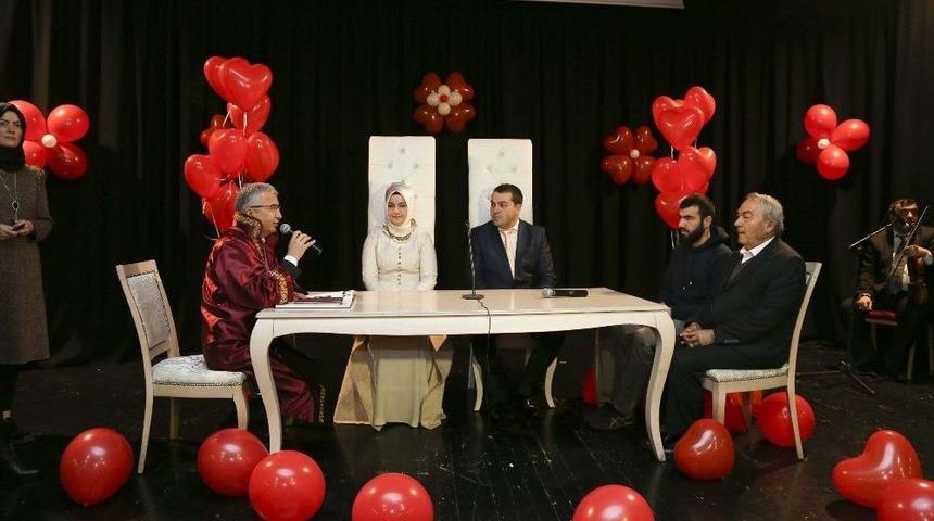 14 Şubat &Ccedil;iftlerine Romantik Nik&acirc;h