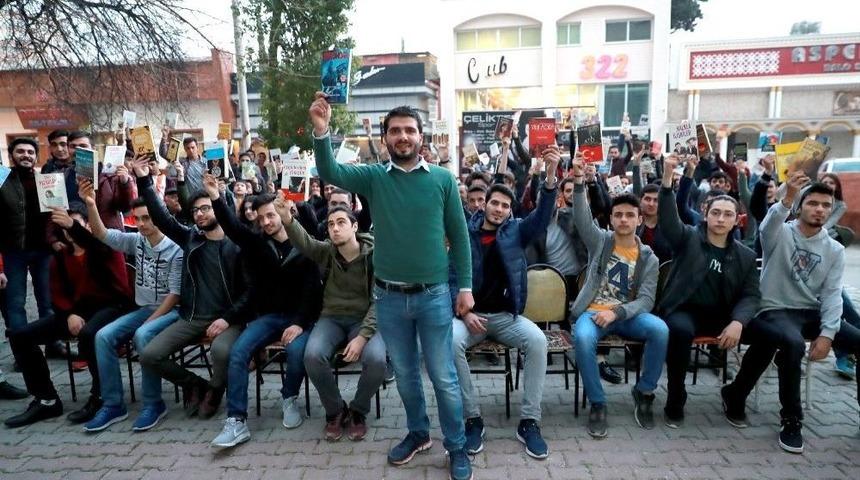 Gen&ccedil;ler İstedi, Başkan Karalar Kitapları G&ouml;nderdi