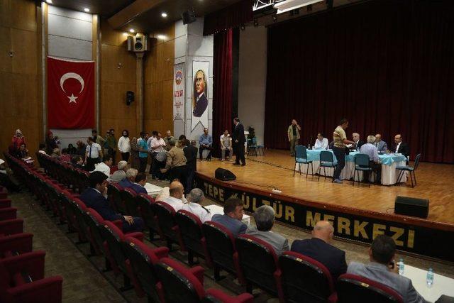 Vali Kamçı Halk Gününde Vatandaşların Sorunlarını Dinledi