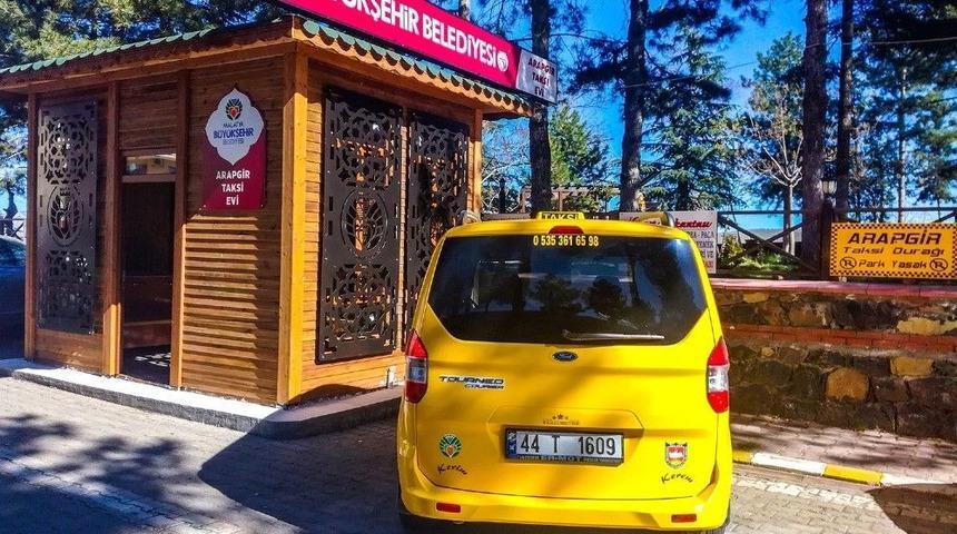 Büyükşehir Belediyesinden Arapgir’e Modern Taksi Durağı