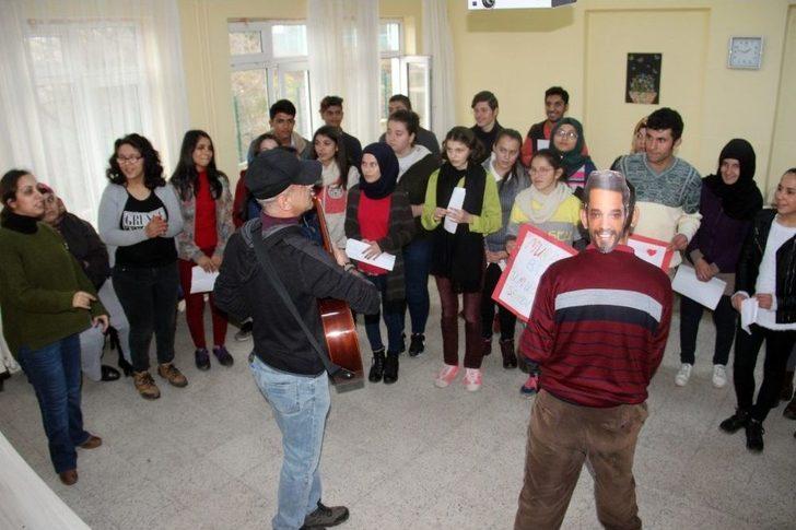 Engelli Öğrenciler Murat Boz’u Memleketine Davet Etti G5