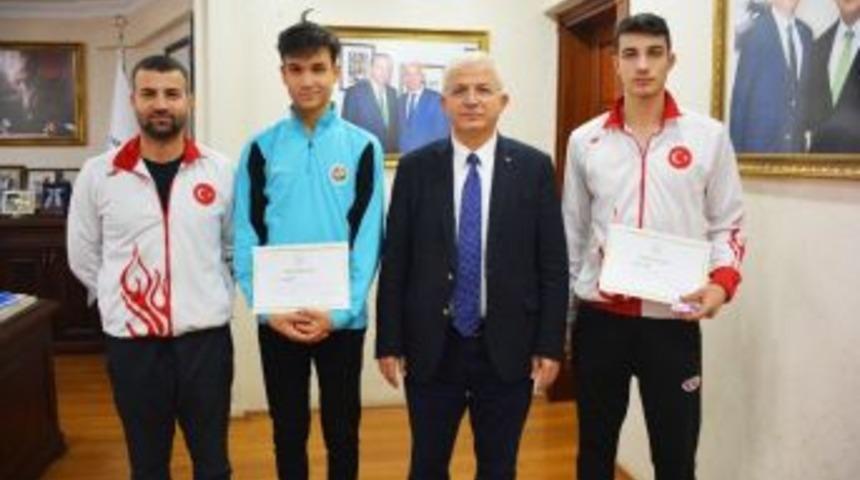 Torbalı&rsquo;nın Altın Sporcularına Altın &Ouml;d&uuml;l