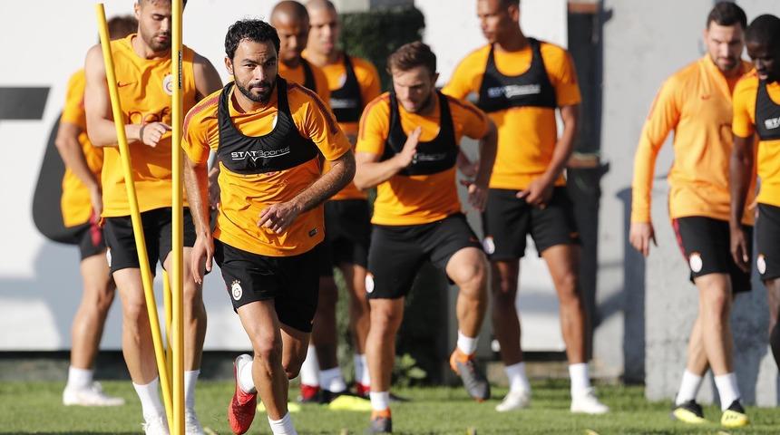 Galatasaray'da Serdar Aziz takımla çalıştı