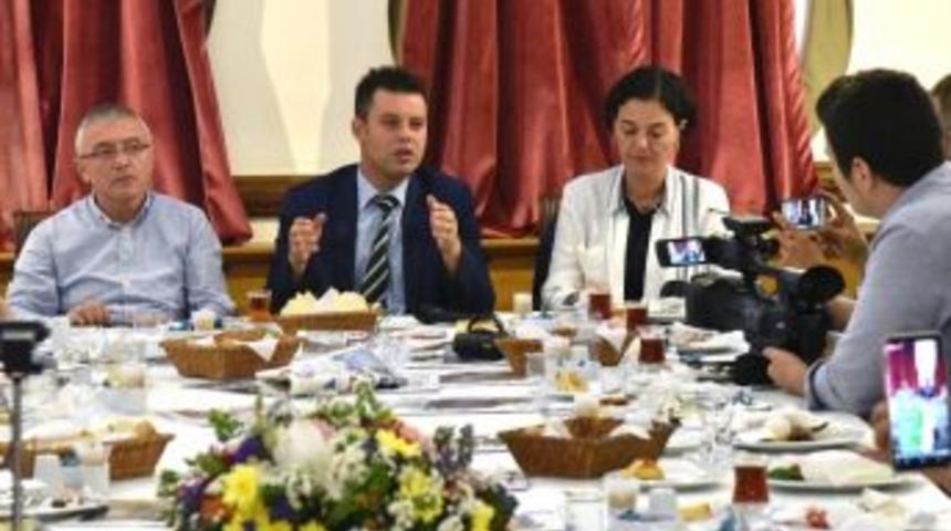 &Ccedil;orlu Belediye Başkanı Sarıkurt: "belediye B&uuml;t&ccedil;esini Kendi Evimizi Y&ouml;netir Gibi Y&ouml;netiyoruz"