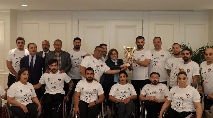 Avrupa Şampiyonlarından Fatma Şahin’e Ziyaret