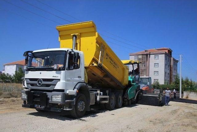 Karaman Belediyesi, Laren’de Mahallesinde Asfalt Çalışmalarını Tamamlıyor