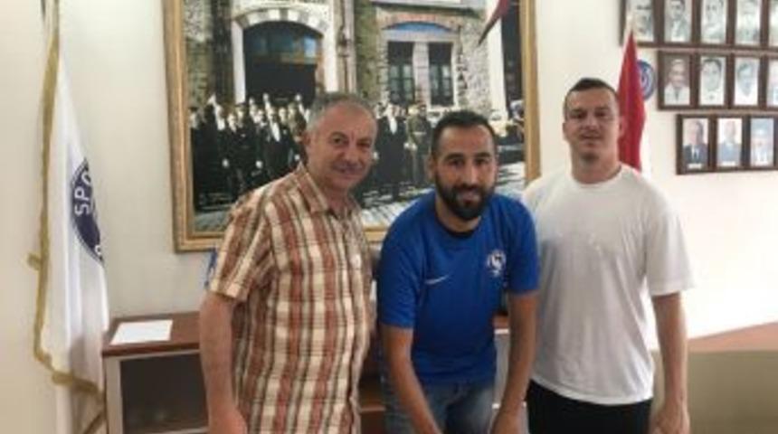 Sarıyer, H&uuml;seyin Bak&rsquo;la 1 Yıllık S&ouml;zleşme İmzaladı