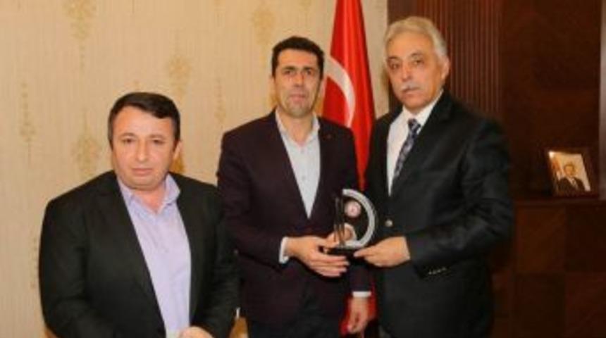 Engellilerden Vali Toprak&rsquo;a Ziyaret