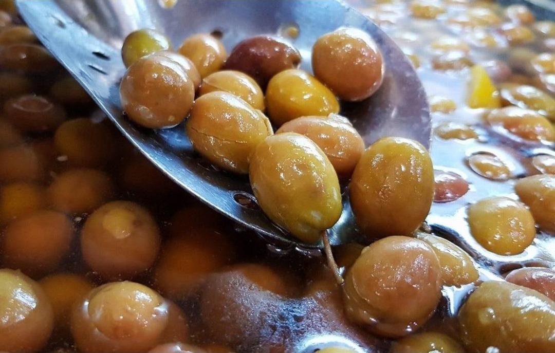 Yeşil &Ccedil;izik Zeytini Evinizde Yapabilirsiniz