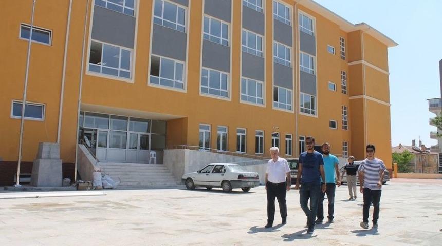 Kuntoğlu, Yapımı Devam Okullarda İncelemelerde Bulundu