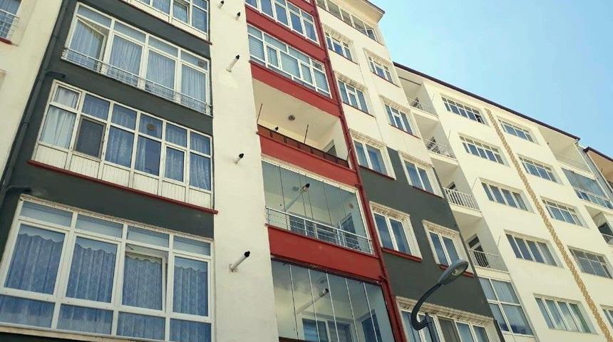 Vekil Olmanın Yolu Bu Apartmandan Geçiyor