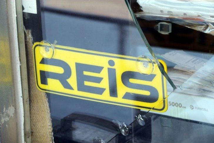 Türk Bayrağı İle ‘reis’ Yazısı Asılı Marketi Yakmaya Çalıştılar G5