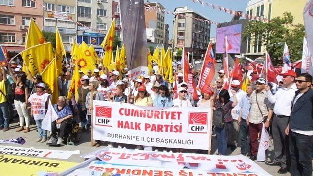 Burhaniye’de Sazlı Sözlü 1 Mayıs Kutlaması