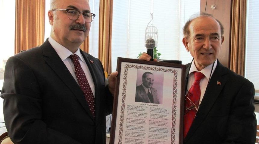 Vali K&ouml;şger, Aydınlı Şair Ve Yazarlarla Bir Araya Geldi