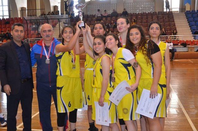 Gençlerin Şampiyonu Kavaklı Ve İncirliova Spor Lisesi Oldu