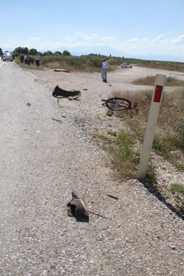 Bisikletliye Çarparak Ölümüne Neden Olan Sürücü, Kaçarken Polis Tarafından Yakalandı G5
