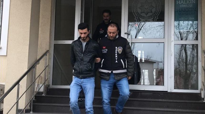 Pencereden Eve Girerek Ziynet Eşyalar &Ccedil;alan Gen&ccedil; Hırsız Yakalandı