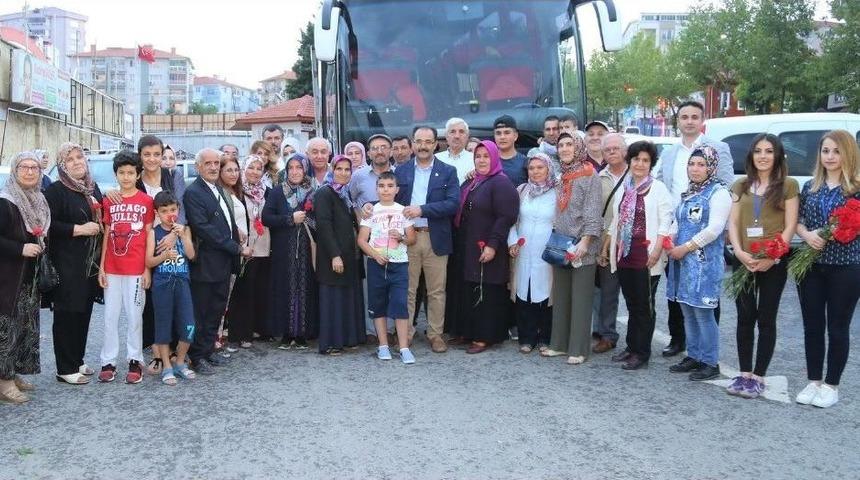 Uşaklı Şehit Aileleri G&uuml;neydoğu Anadolu&rsquo;ya Uğurlandı