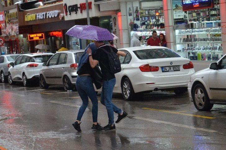 Balıkesir’de Sağanak Yağış Başladı G2