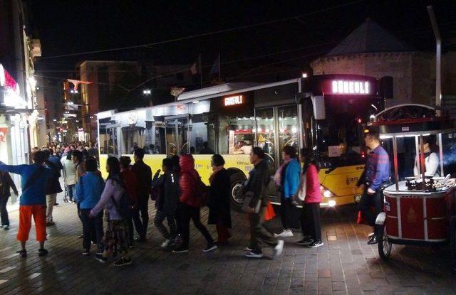 Taksim Araç Ve Yaya Trafiğine Açıldı