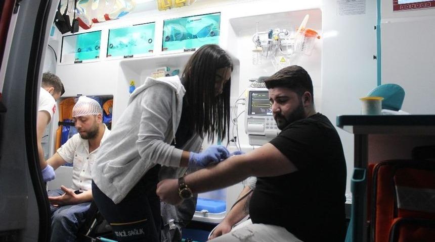 Kaldırıma &Ccedil;arpan L&uuml;ks Otomobil Takla Attı: 4 Yaralı