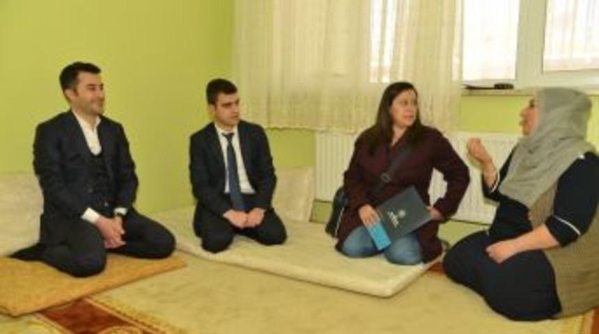 Yardıma İhtiyacı Olan Aileler Ziyaret Ediliyor