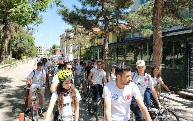 Sokak Hayvanları İçin Pedalladılar