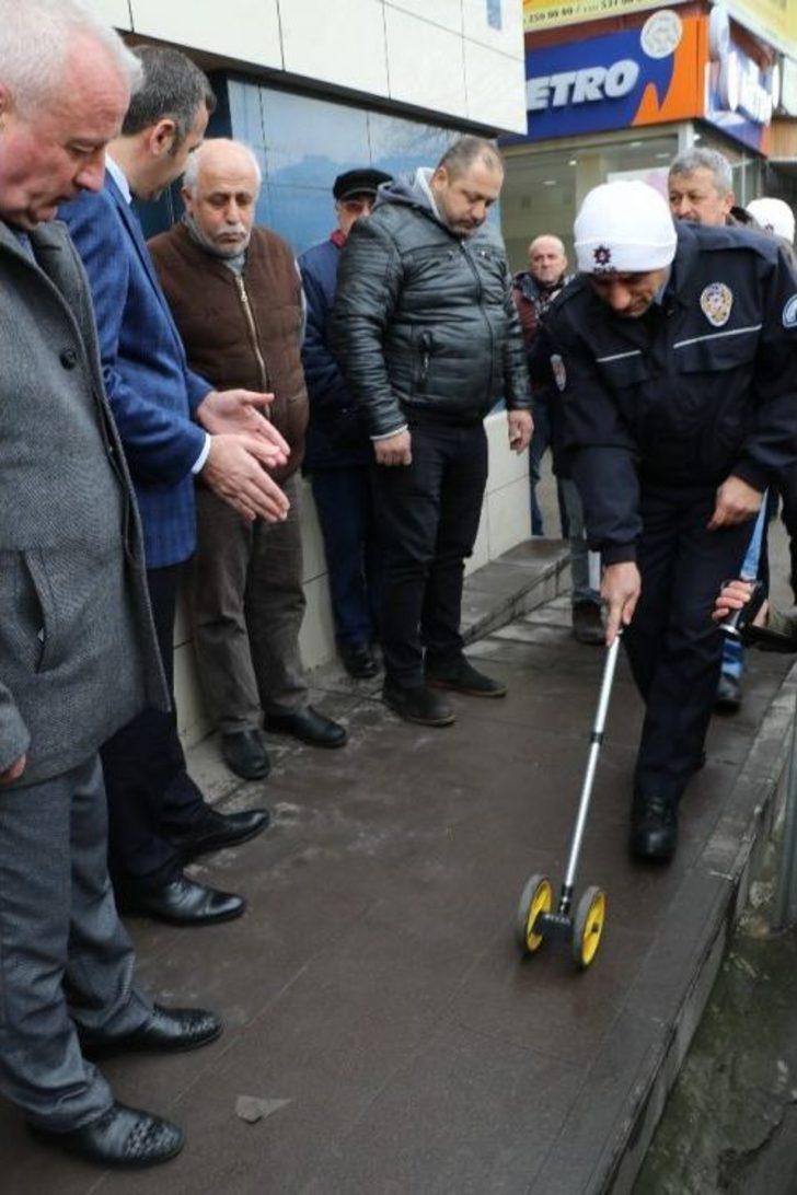 Emniyet Müdürü 63 Polisle Sokağa Çıkıp Trafiği Engelleyen Araç Parklarıyla İlgili Uygulama Yaptı G2
