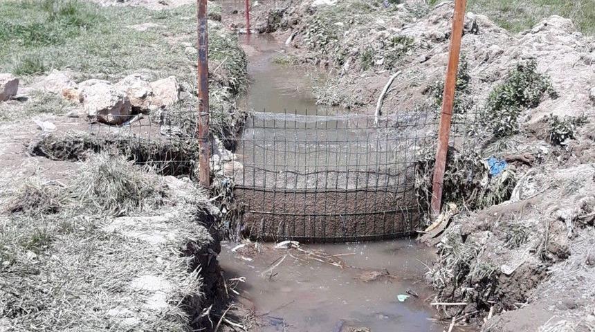 Sulama Kanalında İnci Kefali İ&ccedil;in &Ouml;nlem