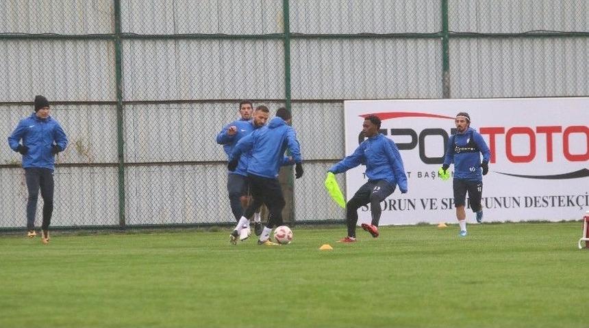 &Ccedil;aykur Rizespor, Mke Ankarag&uuml;c&uuml; Ma&ccedil;ı &Ccedil;alışmalarını S&uuml;rd&uuml;r&uuml;yor