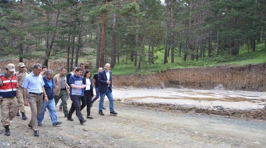 Vali Arslantaş, Refahiye İl&ccedil;esinde Yapımı Devam Eden Yatırımları İnceledi