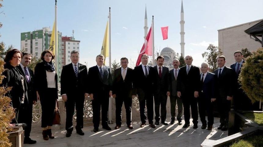 Başkan Aky&uuml;rek: &ldquo;yeni D&ouml;nemde Şehir Kimliği Ve Estetiği &Ouml;n Planda Olacak&rdquo;