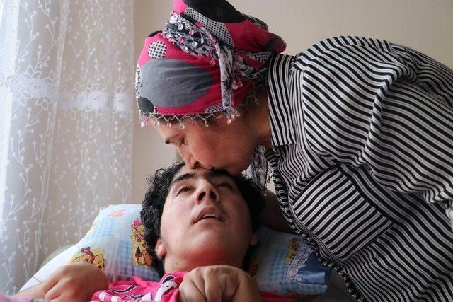 2 Çocuk Annesi Zelal’in Kalbi Durdu, Hayatı Karardı